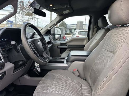 Used 2016 Ford F150 XLT w/ Equipment Group 302A Luxury image 12