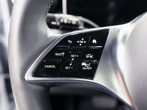 Certified 2025 Mercedes-Benz GLC 350e GLC 350e image 11