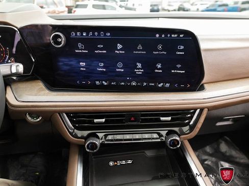 Used 2025 Chevrolet Suburban High Country w/ Sun And Tow Package image 30