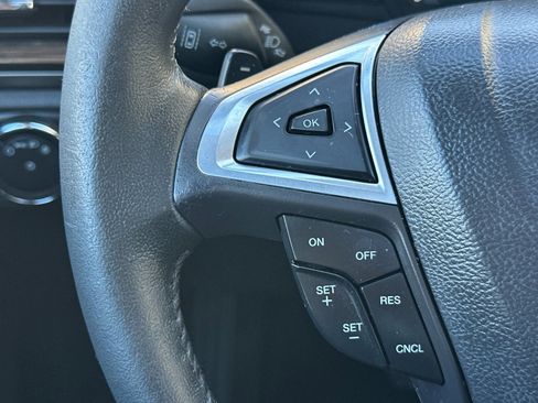 Used 2014 Ford Fusion SE w/ Equipment Group 202A image 25