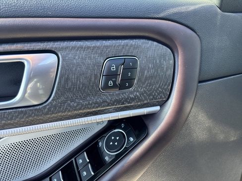 Used 2025 Ford Explorer Platinum w/ LUX Leather Package image 17