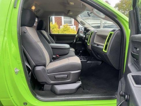 Used 2012 RAM 2500 ST w/ Chrome Appearance Group image 15