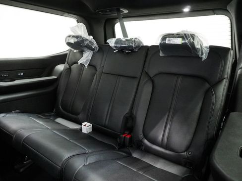 New 2026 Jeep Grand Wagoneer Limited image 17