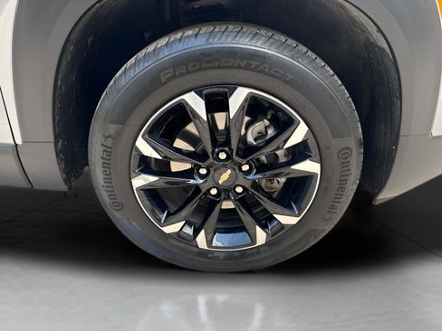 Used 2023 Chevrolet TrailBlazer LT AWD/4WD image 2