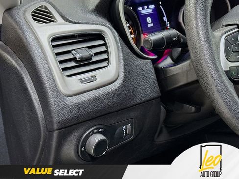 Used 2018 Jeep Compass Sport FWD image 11