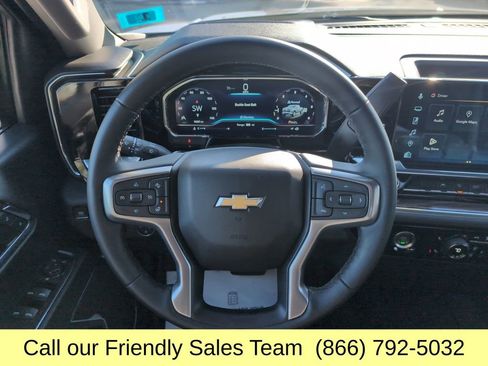 Used 2024 Chevrolet Silverado 1500 LT image 18