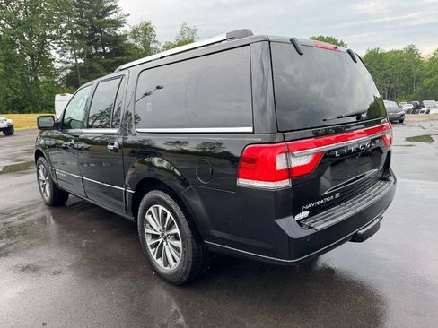 Used 2017 Lincoln Navigator L Select AWD/4WD image 3