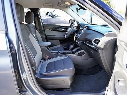 Used 2022 Chevrolet TrailBlazer LS image 11