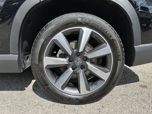 Used 2025 Honda Pilot Touring image 8