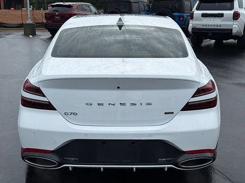 Used 2022 Genesis G70 3.3T RWD image 4