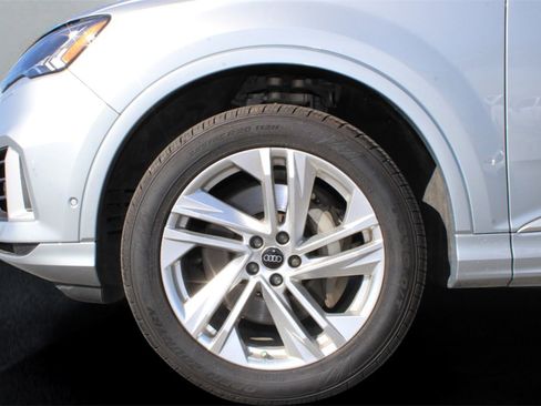 Used 2024 Audi Q7 3.0T Premium Plus image 12