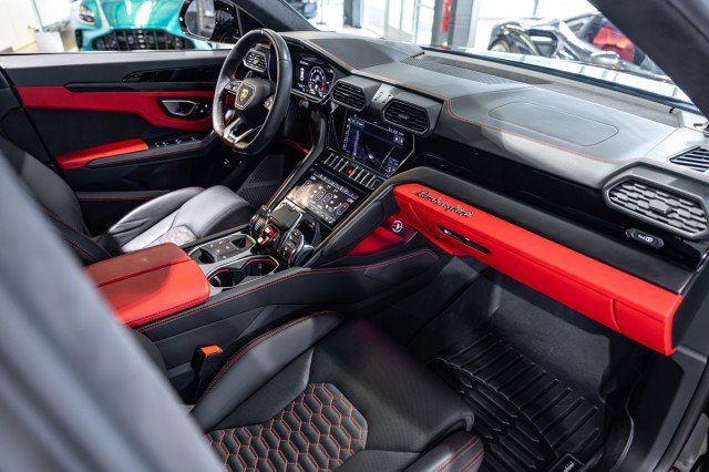 Used 2022 Lamborghini Urus AWD/4WD image 20