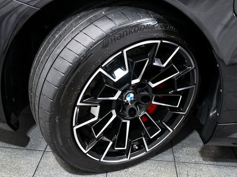 Used 2025 BMW M5 w/ Executive Package AWD/4WD image 7