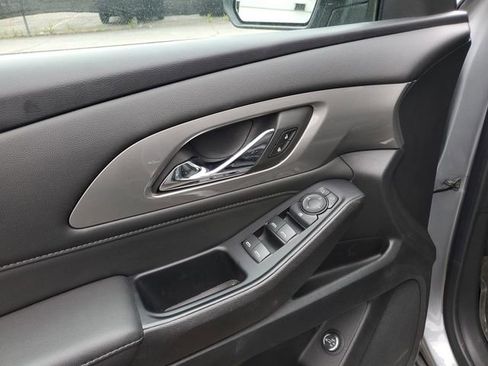 Certified 2023 Chevrolet Traverse LT FWD image 22