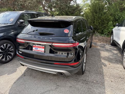 Used 2021 Lincoln Corsair AWD w/ Premium Package image 8