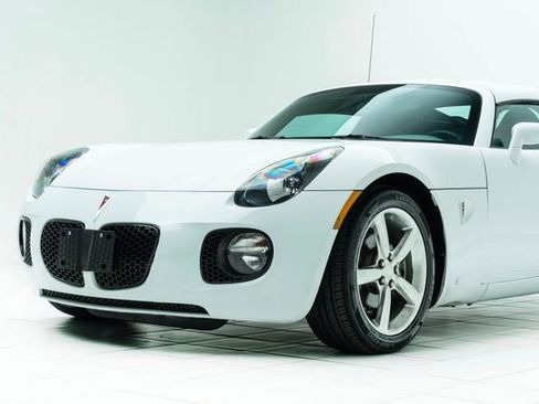 Used 2009 Pontiac Solstice GXP image 10