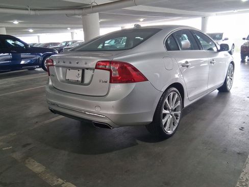 Used 2018 Volvo S60 T5 Inscription image 6