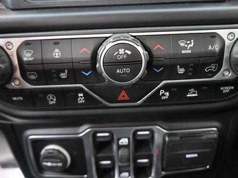 Used 2021 Jeep Wrangler Unlimited Rubicon AWD/4WD image 30