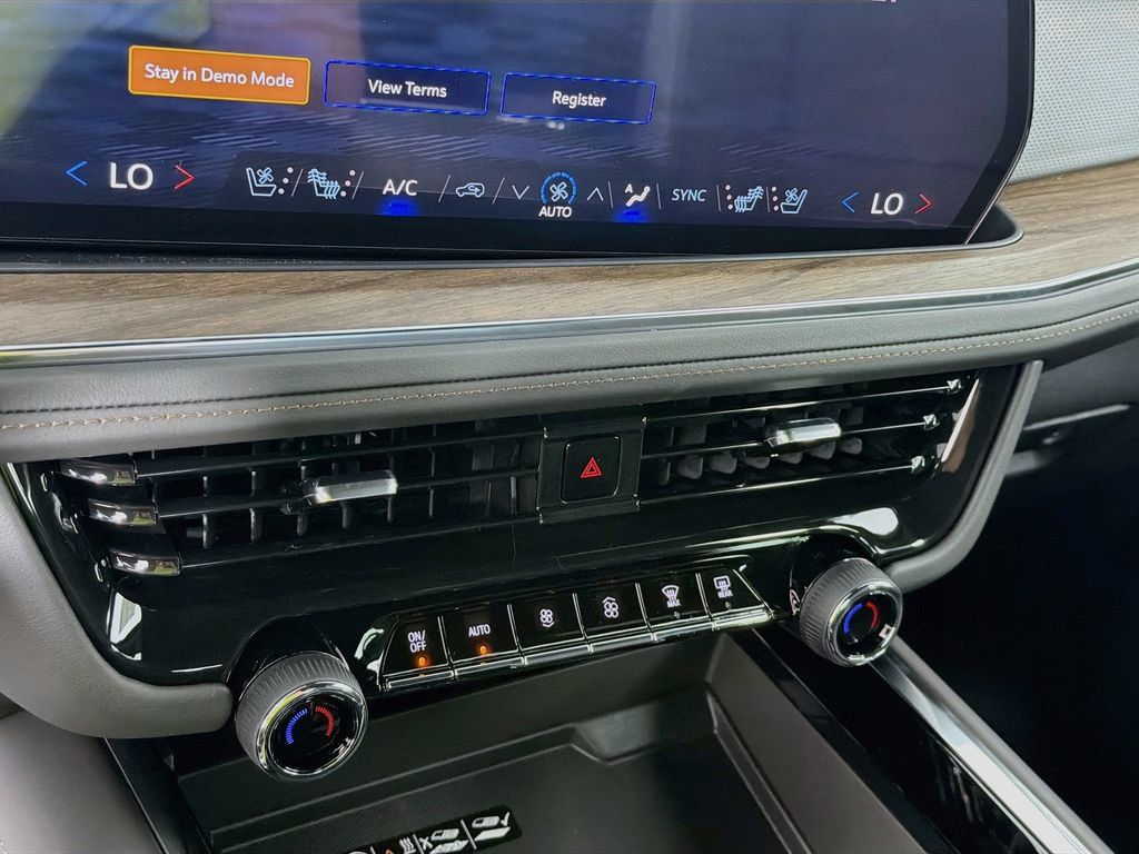 New 2026 Chevrolet Tahoe High Country AWD/4WD image 12