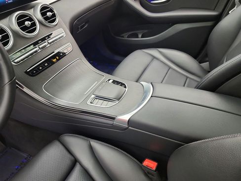 Used 2022 Mercedes-Benz GLC 300 image 11
