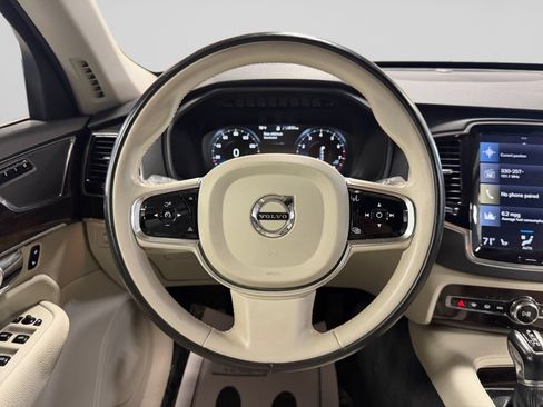 Used 2017 Volvo XC90 T6 Momentum w/ Vision Package AWD/4WD image 17