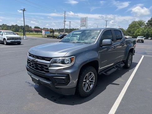 Used 2022 Chevrolet Colorado W/T w/ Custom Special Edition AWD/4WD image 4