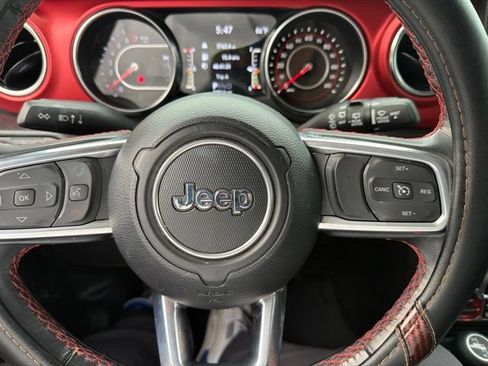 Used 2021 Jeep Wrangler Unlimited Rubicon w/ Xtreme Recon 35" Tire Package AWD/4WD image 23
