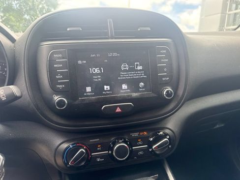 Used 2020 Kia Soul LX FWD image 11