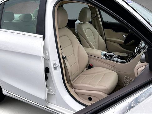Used 2015 Mercedes-Benz C 300 4MATIC Sedan image 29