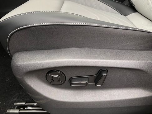 New 2026 Volkswagen Tiguan SE R-Line AWD/4WD image 14