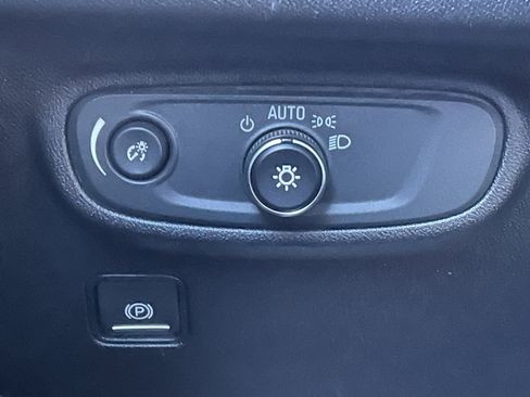 Used 2019 GMC Terrain SLE image 21