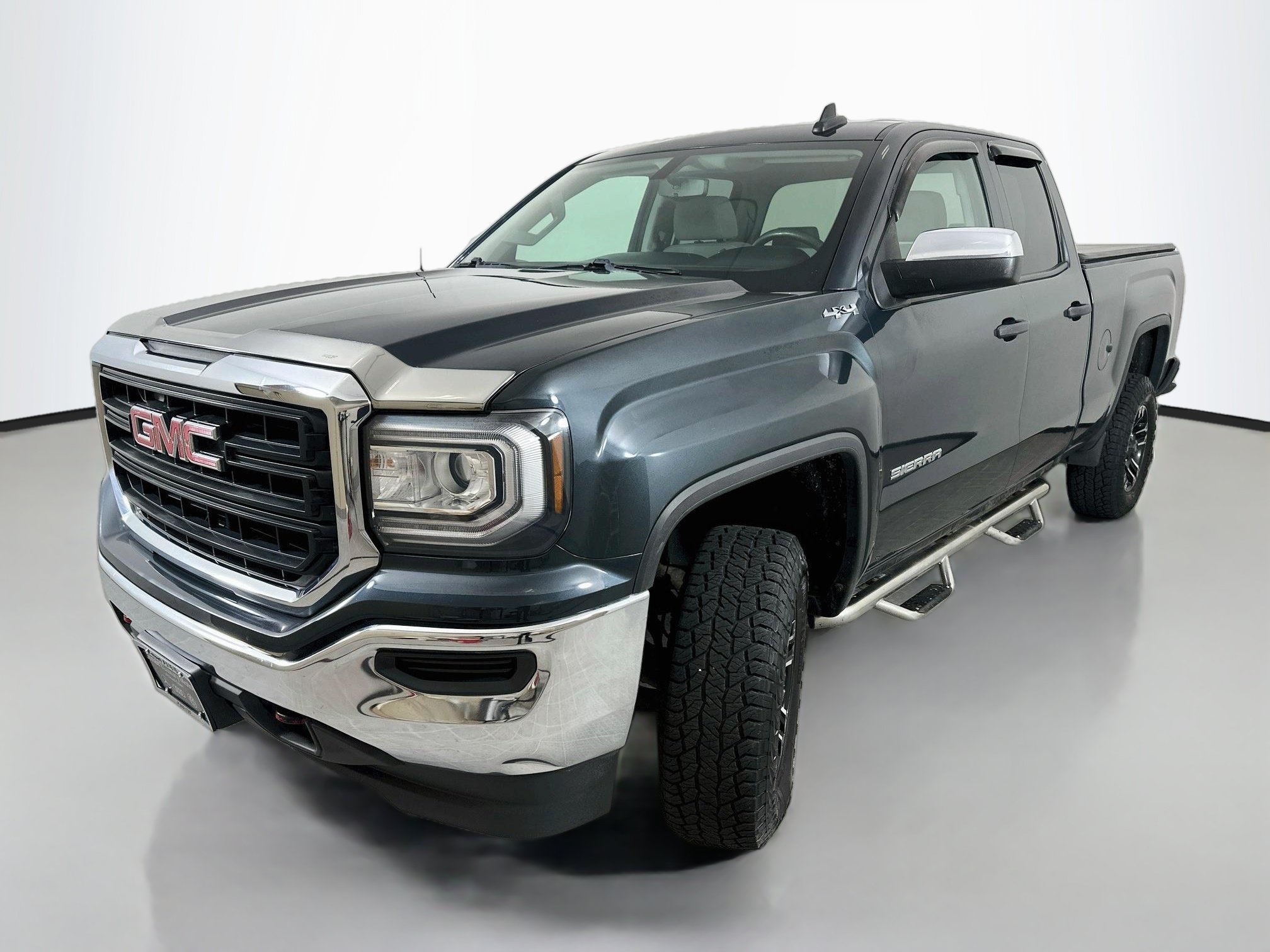 Used 2017 GMC Sierra 1500 4x4 Double Cab w/ Sierra Convenience Package image 3