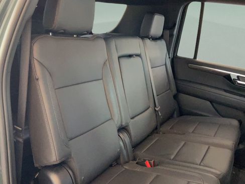 Used 2025 Chevrolet Suburban Z71 w/ Comfort Package AWD/4WD image 44