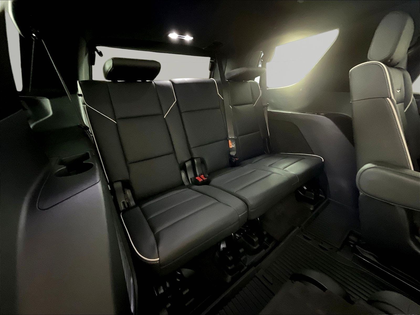 Used 2025 Cadillac Escalade Premium Luxury w/ LPO, Floor Liner Package AWD/4WD image 26