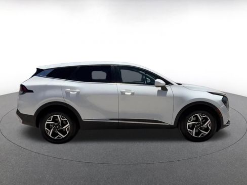 Used 2025 Kia Sportage LX FWD image 16