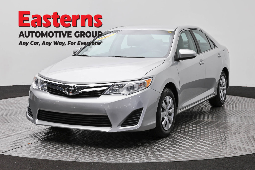 Used 2014 Toyota Camry LE FWD image 1