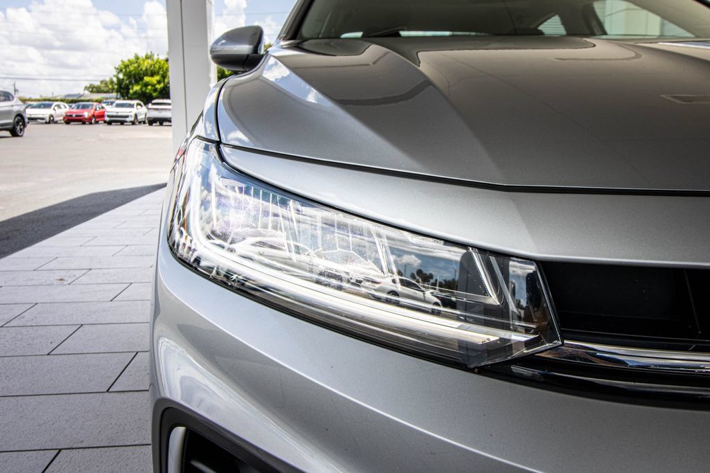 Certified 2026 Volkswagen Jetta SE FWD image 5
