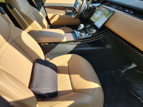 Used 2023 Land Rover Range Rover Sport SE image 3