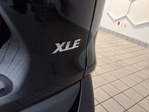 Used 2025 Toyota RAV4 XLE FWD image 21