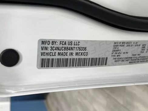 Used 2022 Jeep Compass Latitude image 35