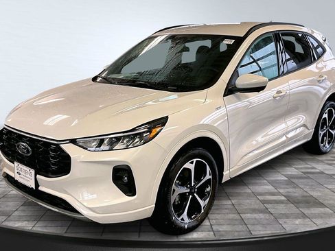 Used 2023 Ford Escape ST-Line Select w/ Tech Pack #2 image 2