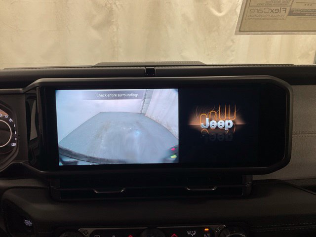 New 2026 Jeep Wrangler Unlimited Sahara w/ Whitecap Package AWD/4WD image 19