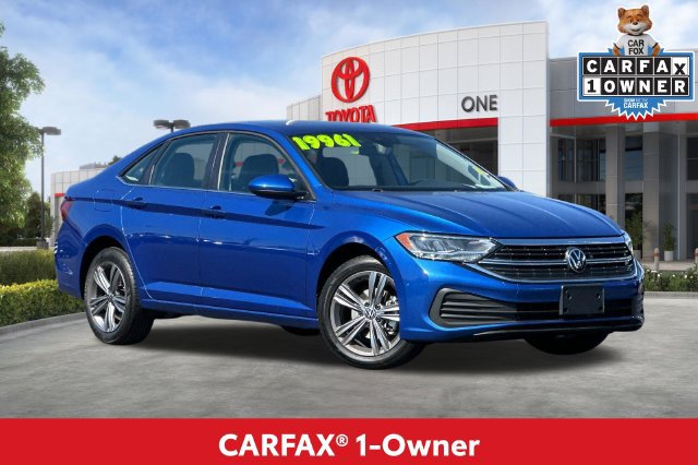 Used 2024 Volkswagen Jetta SE FWD image 2