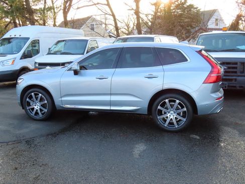 Used 2018 Volvo XC60 T6 Inscription w/ Convenience Package image 3
