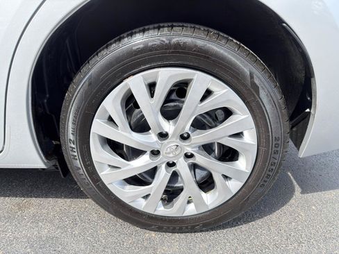 Used 2019 Toyota Corolla LE FWD image 14
