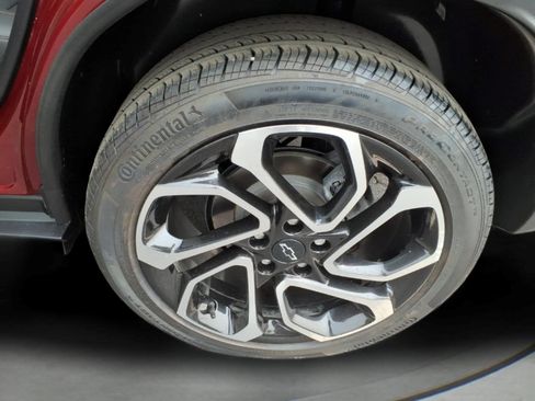 Certified 2024 Chevrolet Trax RS w/ Sunroof Package FWD image 15