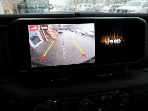 New 2026 Jeep Wrangler Unlimited Sahara AWD/4WD image 21