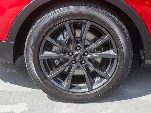 Used 2017 Ford Explorer XLT w/ Equipment Group 202A image 9