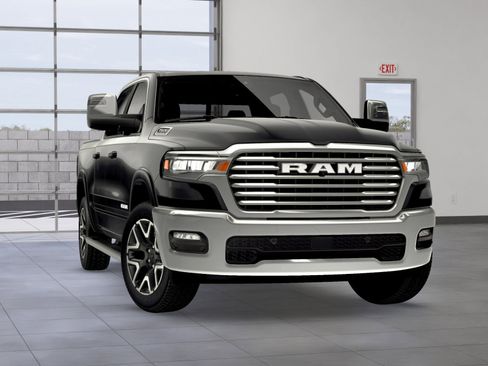 New 2026 RAM 1500 Laramie w/ Trailer Tow Group AWD/4WD image 7