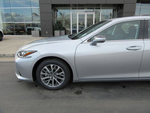 New 2025 Lexus ES 350 350 image 2